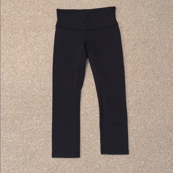lululemon athletica Pants - Cropped black leggings
